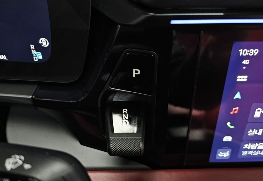 Porsche Macan EV
