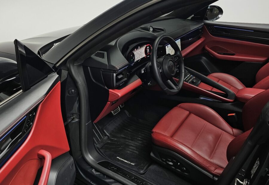 Porsche Macan EV