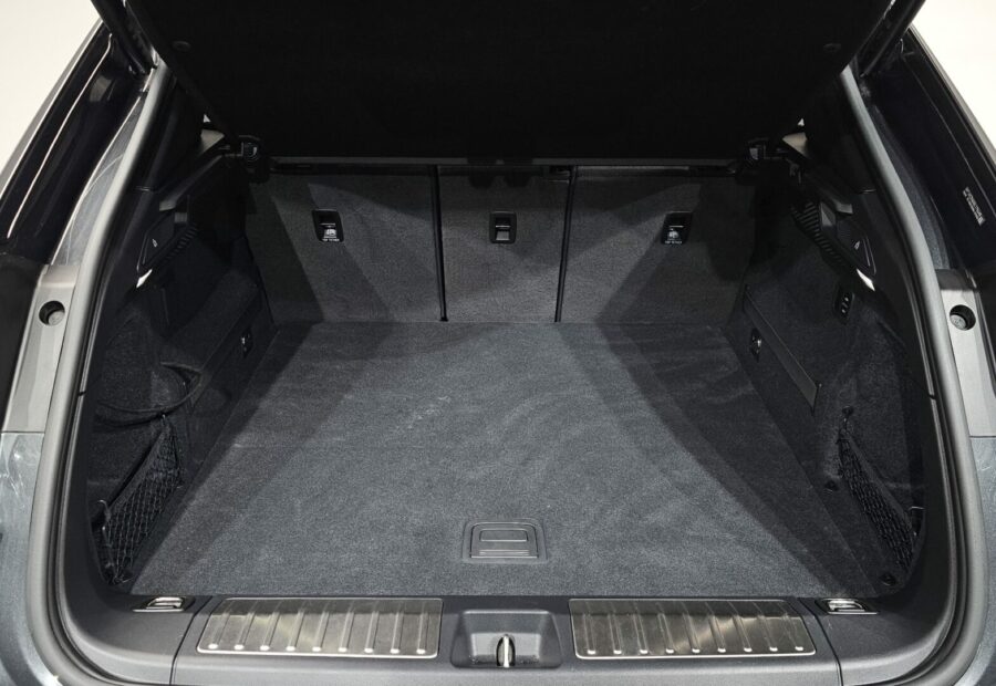 Porsche Macan EV