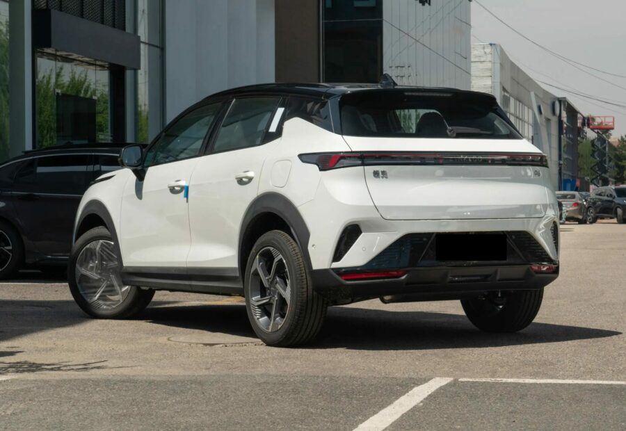 Lynk & Co 06