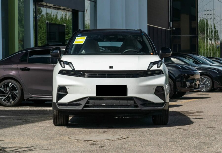 Lynk & Co 06