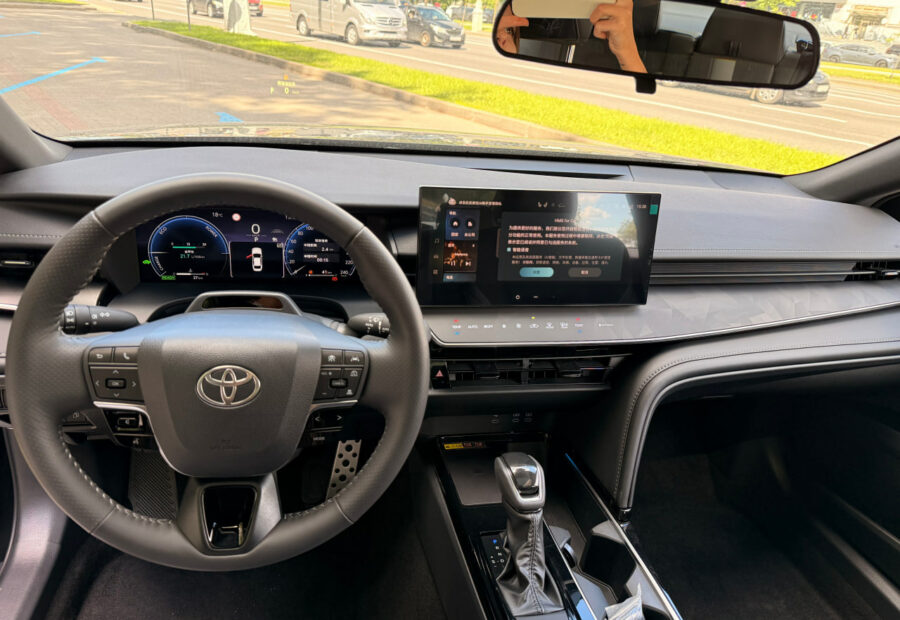 Toyota CAMRY