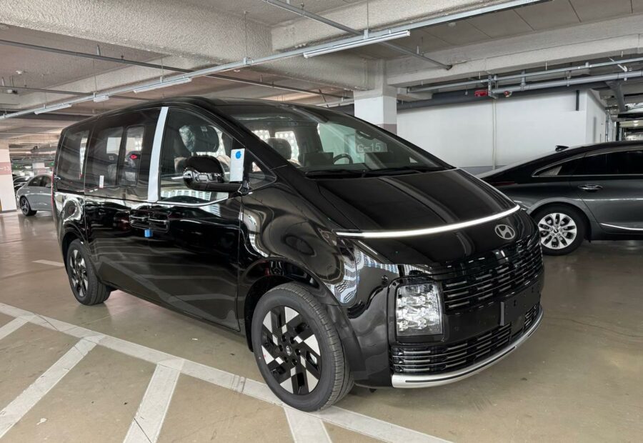 Hyundai Staria