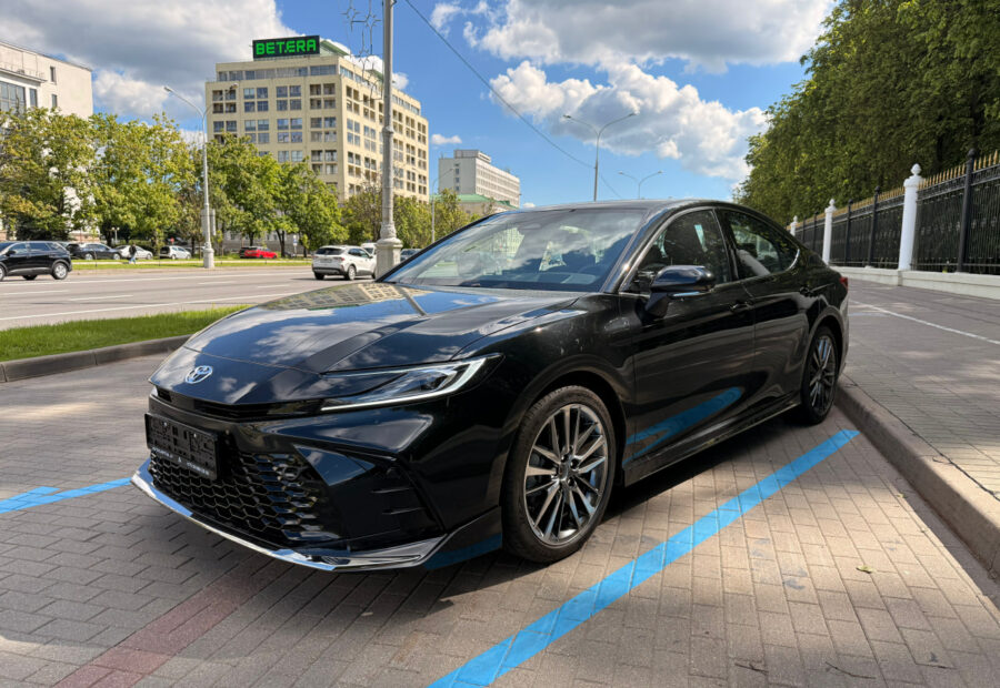 Toyota CAMRY