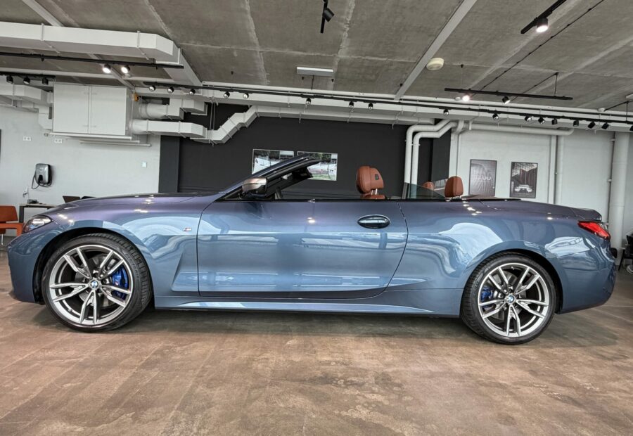 BMW M440i