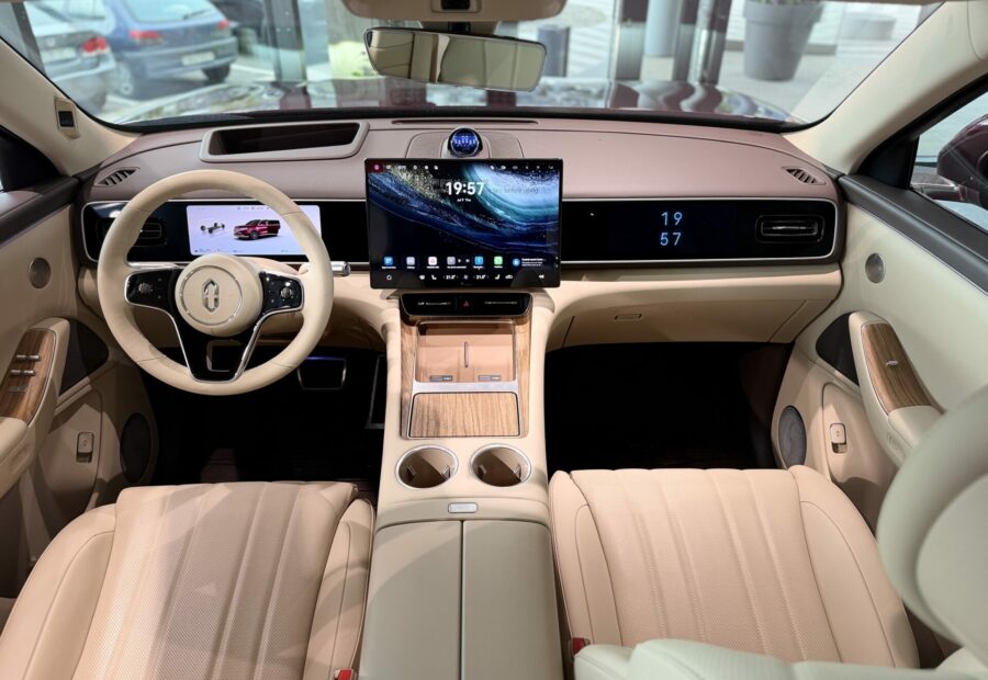 AITO M7
