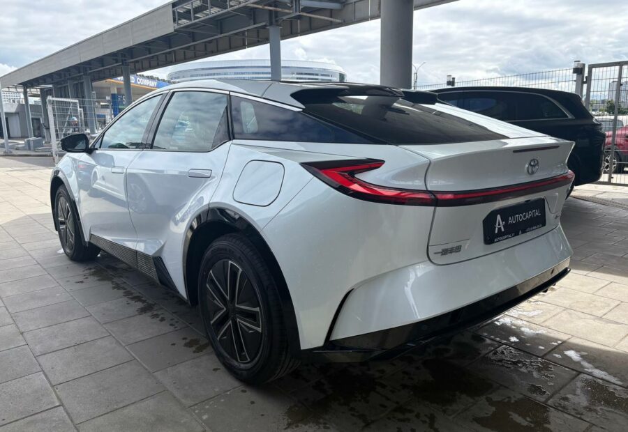 Toyota bZ5