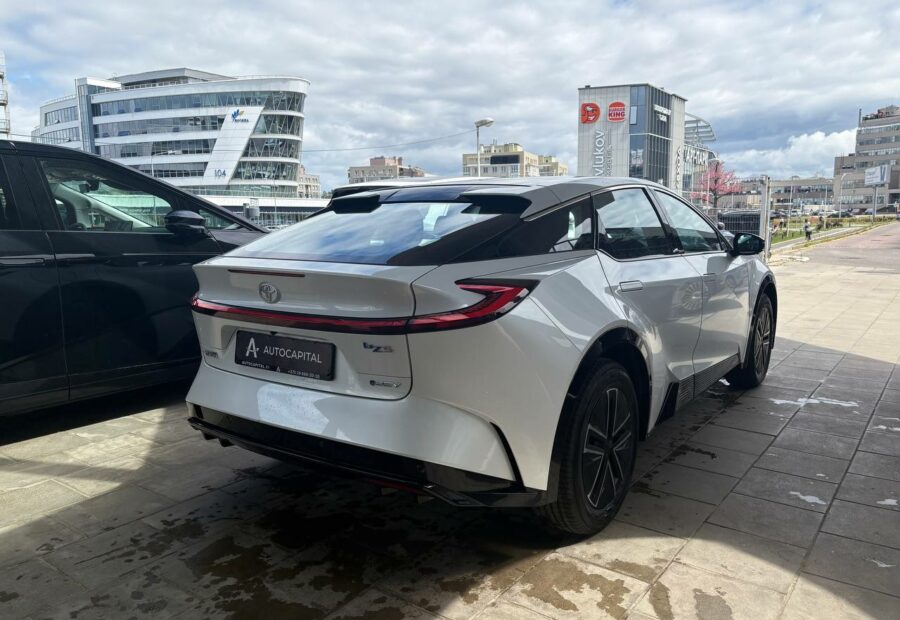 Toyota bZ5