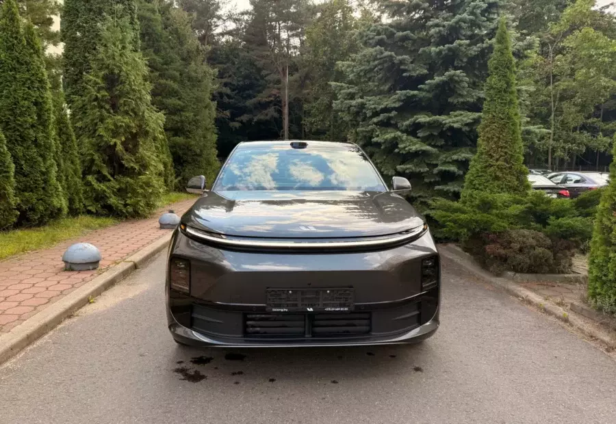 Li Auto L6
