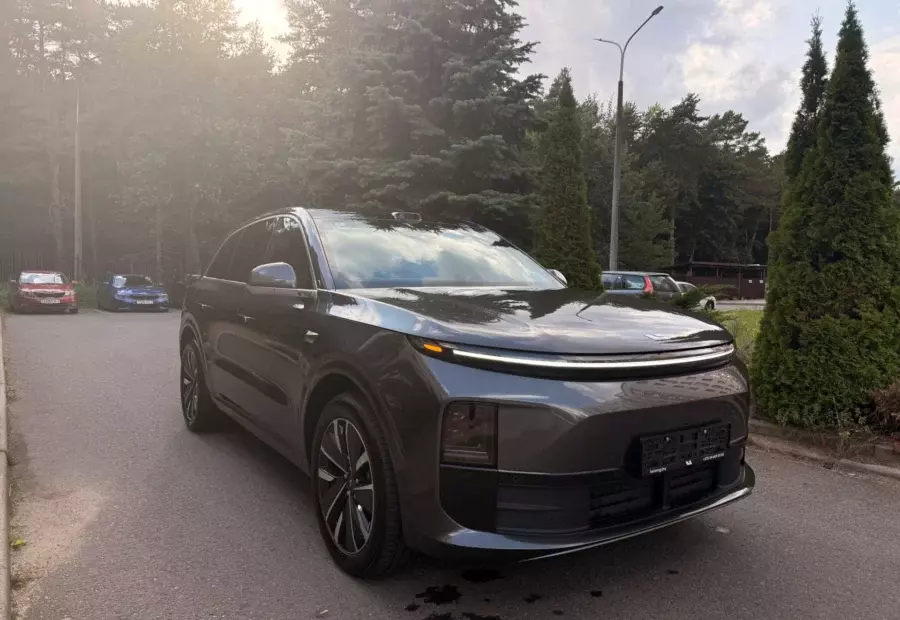 Li Auto L6
