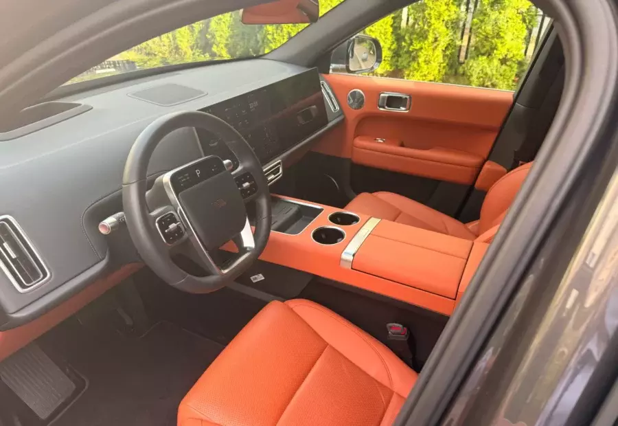 Li Auto L6